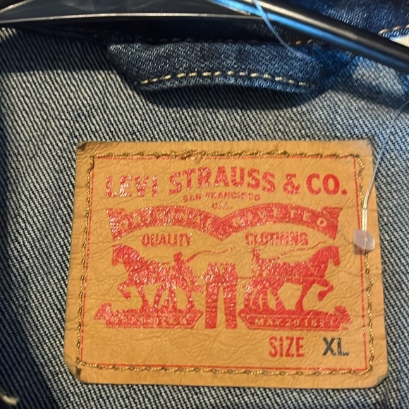 Levi's Dark Blue Denim Jacket - Picture 12 of 16